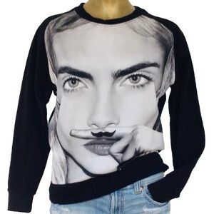 ELEVEN PARIS NWOT Cara Delavingne SWEATSHIRT Size Small